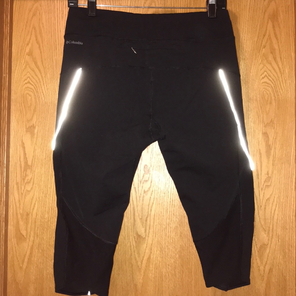 Columbia SMALL black high visibility Capri stretch legging running cropped short